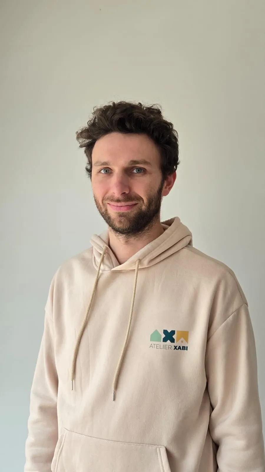 Xavier, artisan plombier peintre à Biarritz - Atelier Xabi, Pays Basque