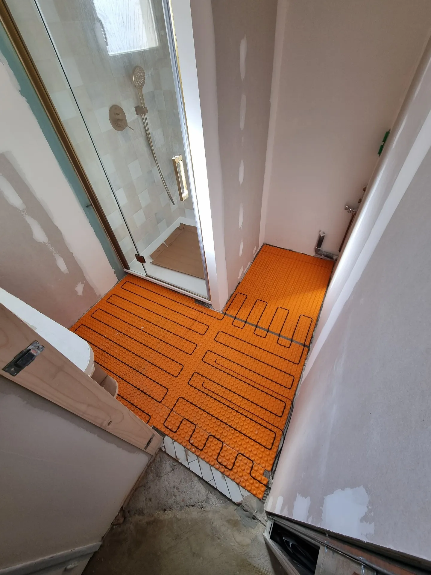 Pose natte Schlüter Ditra Heat salle de bain Biarritz