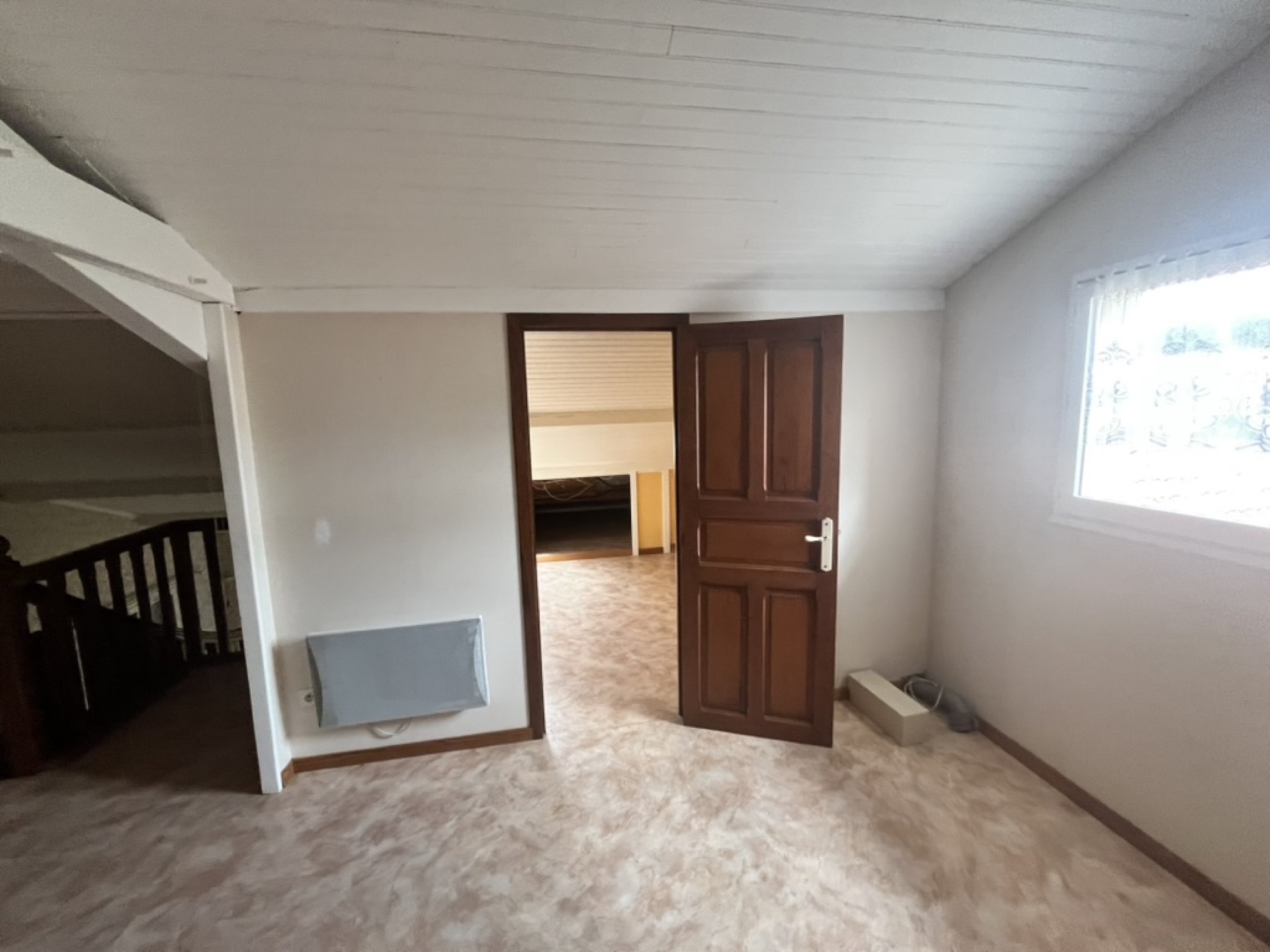 État initial de l'étage sous combles d'une maison à Tarnos avant aménagement de la salle d'eau